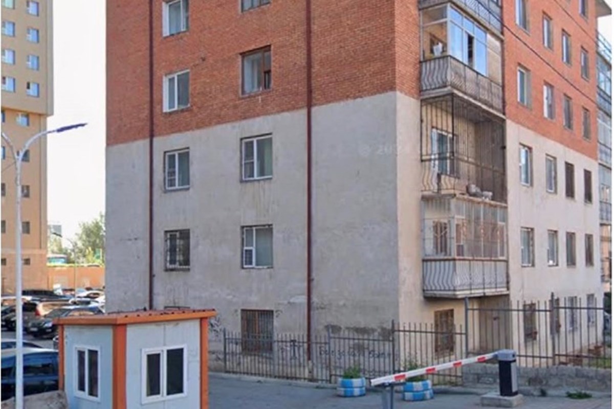 UB palace-н зүүн талд 49р байранд 72.6мкв 3 өрөө
