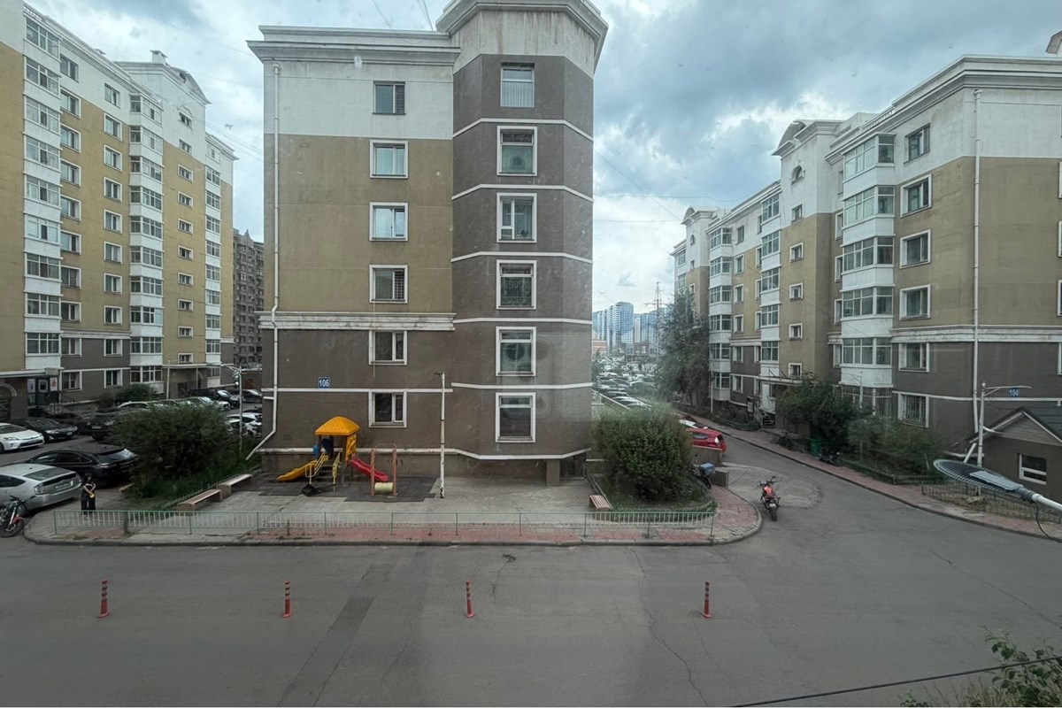 Дүнжингарав хотхон-д 4 өрөө байр худалдана