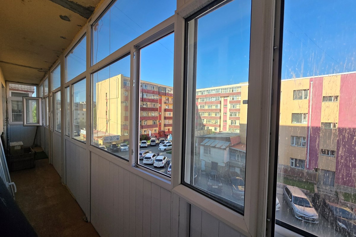 СБД 10 хороо 3 өрөө байр худалдана. — 6