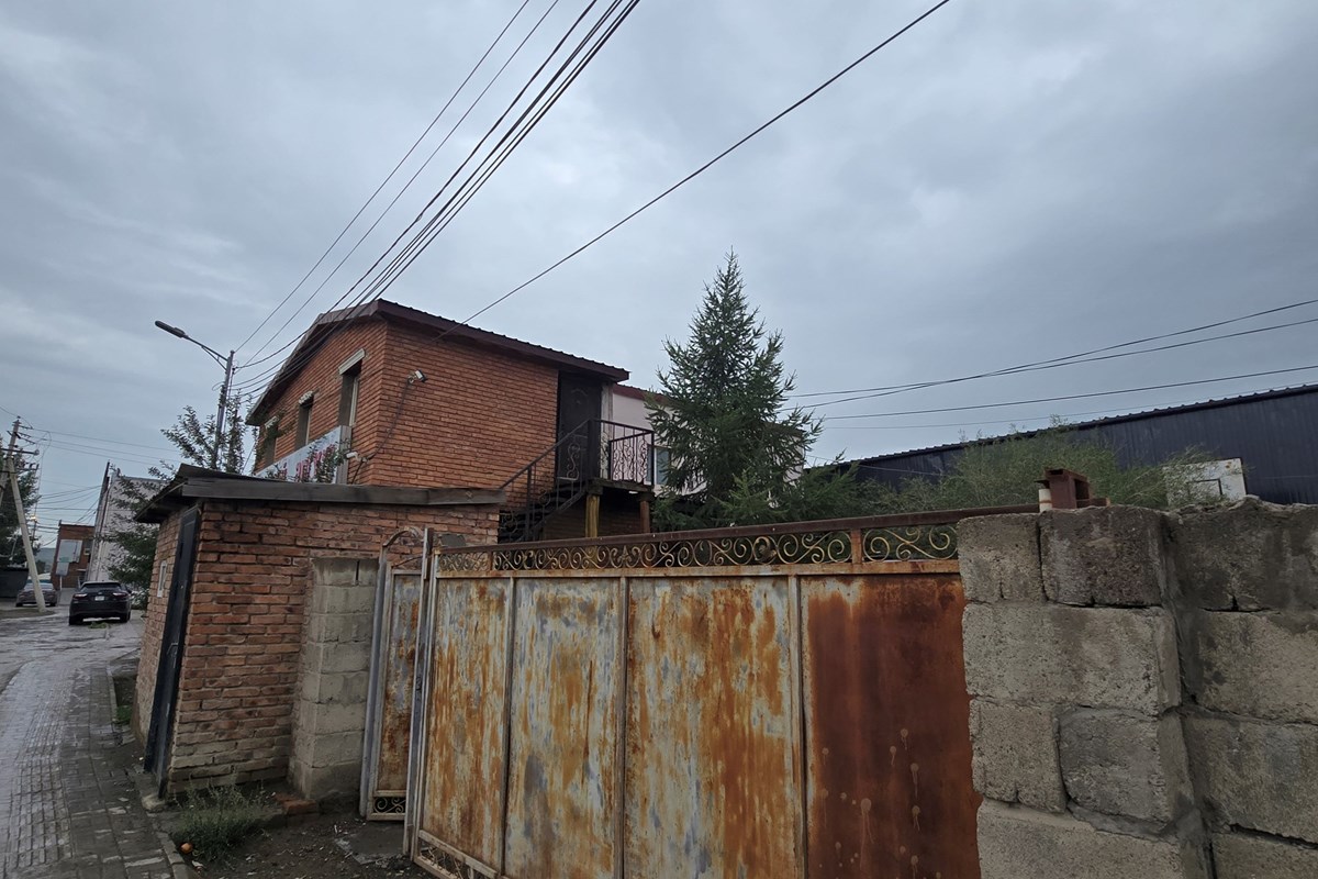 32 т нийтийн байр хүнсний дэлгүүр худалдана.