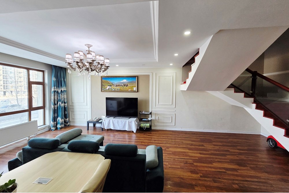 EURO TOWN – HOUSE 253.3 m² — 4