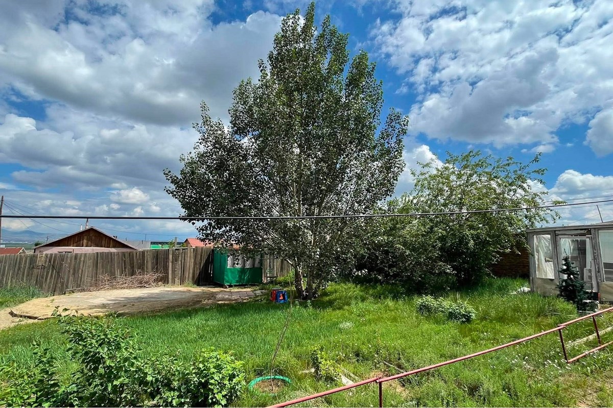 yard house for sale — 2