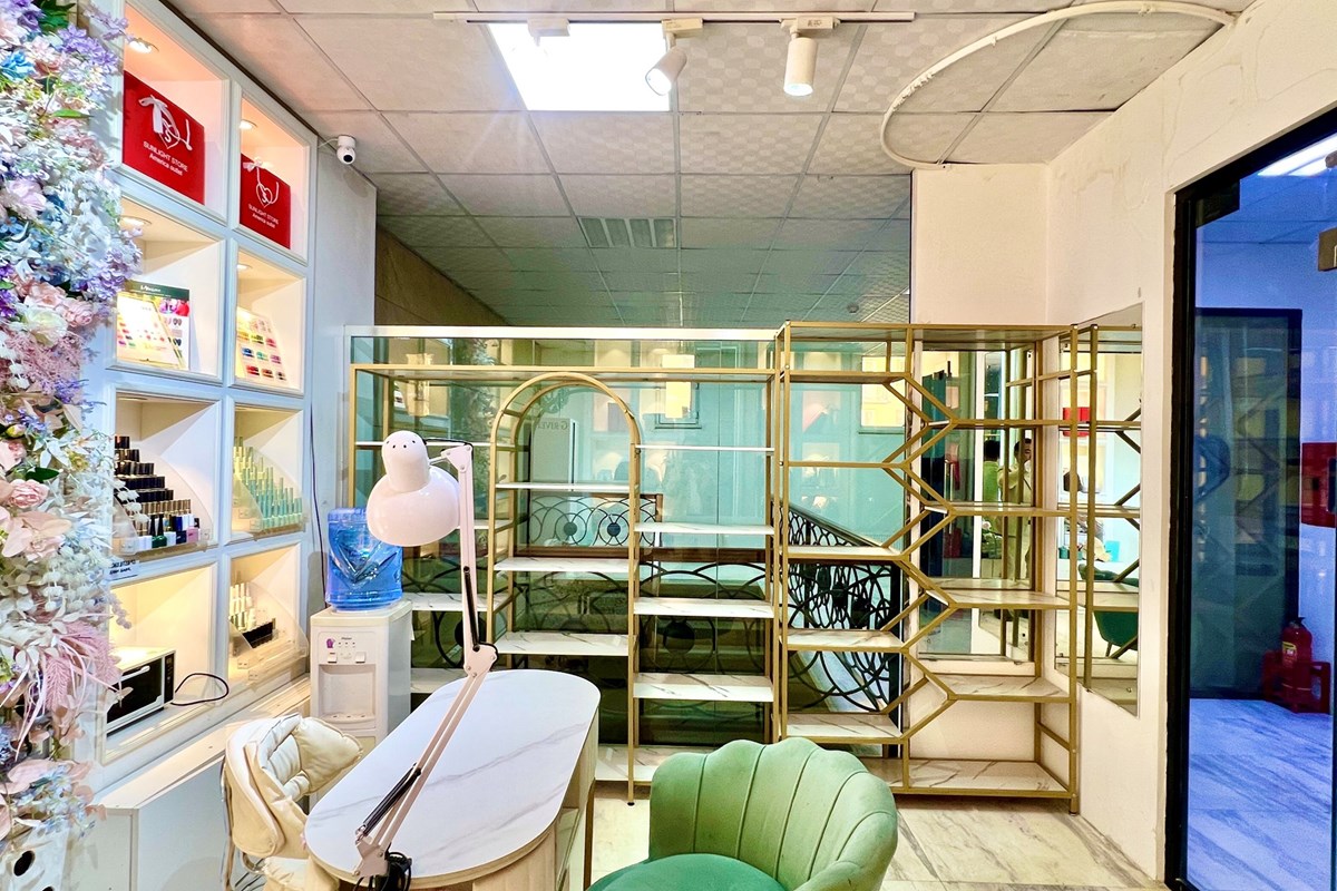 14.46m² retail space for sale — 6
