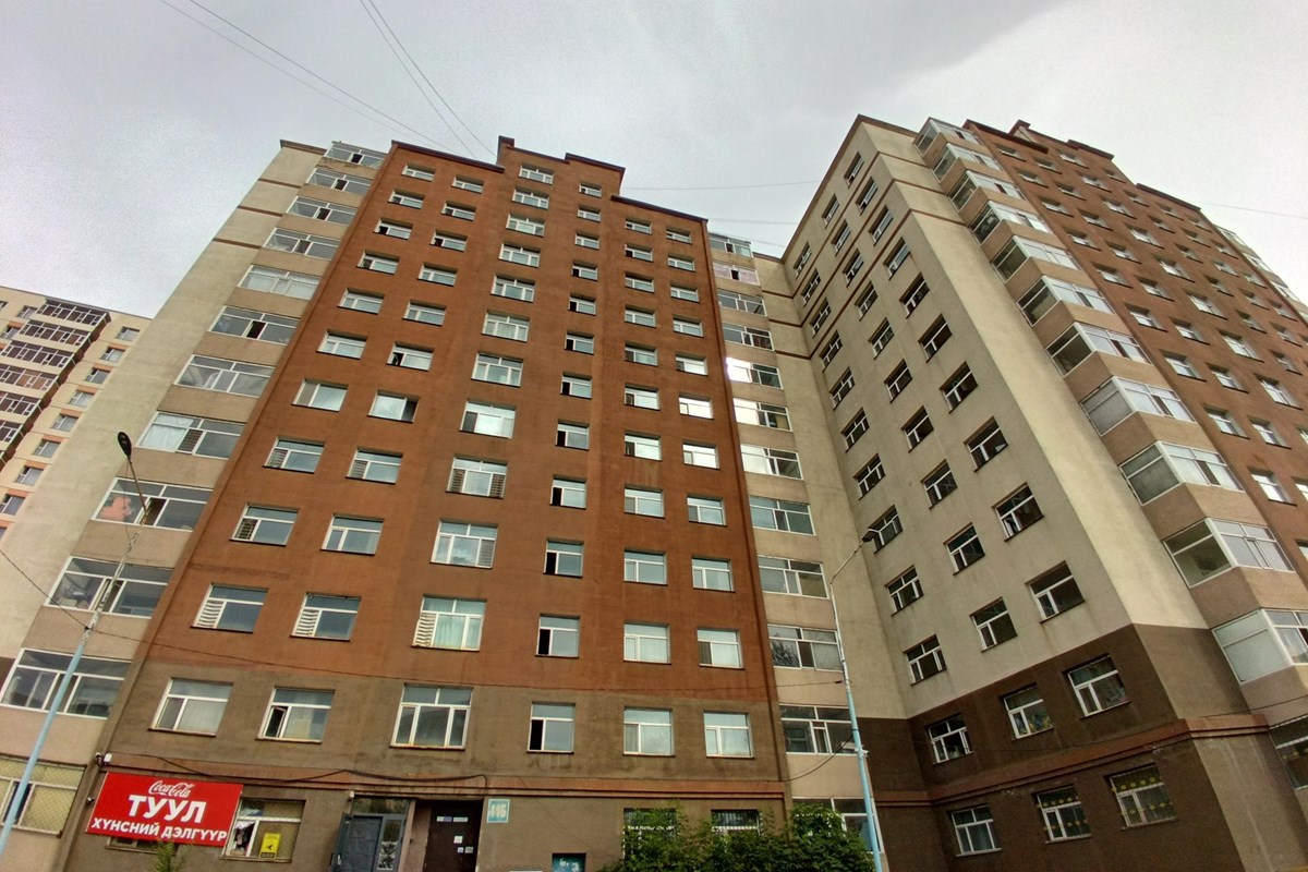 100 айлд 2 өрөө орон сууц худалдана.