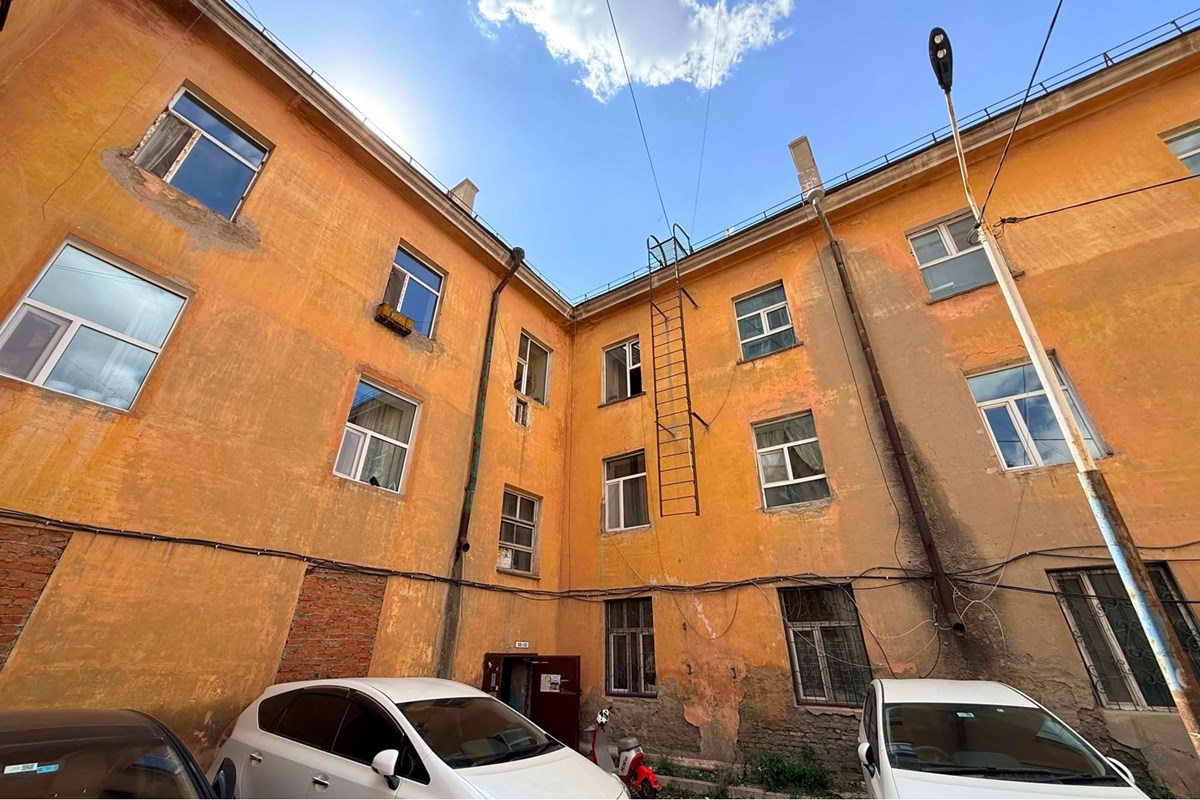 Сrystal od хотхоны баруун талд 1 өрөө хөлслүүлнэ
