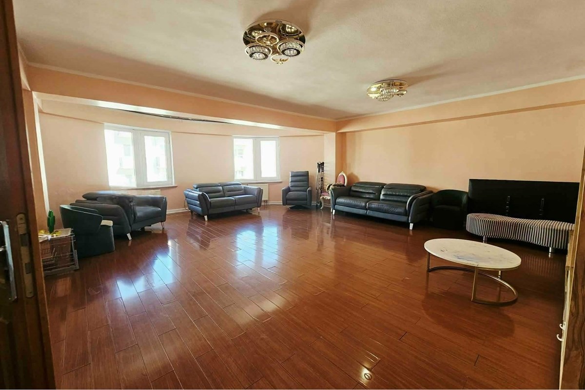 "Stunning 4-Bedroom Duplex in Vibrant Хан-Уул" — 5