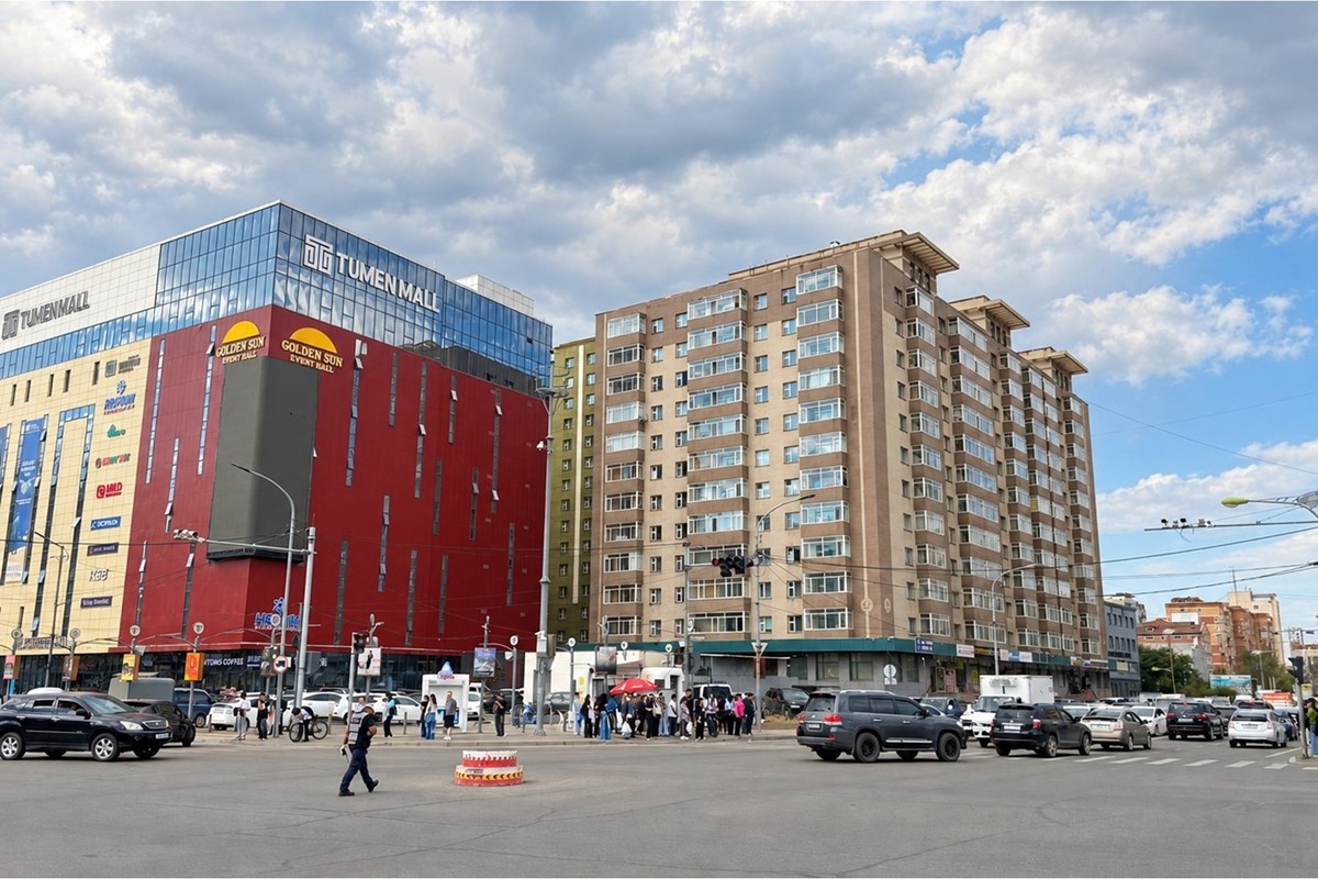 Шөнийн зарын эсрэг талд 62.40м2 2 өрөө худалдана