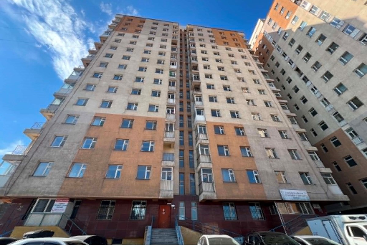 СХД 21-р хороололд 2 өрөө байр зарна.