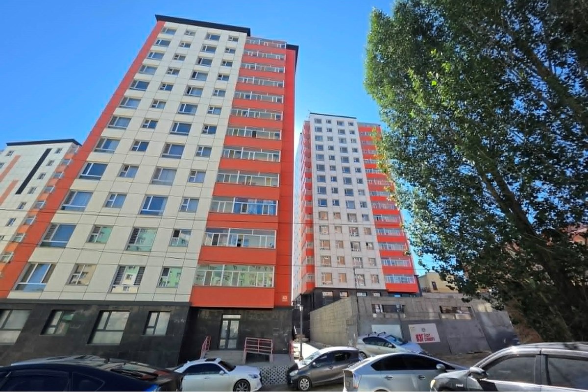 Дулаахан байр хотхонд маш хямдхан 2 өрөө зарна.