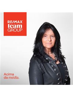 Office Staff - Carla Costa - Team
