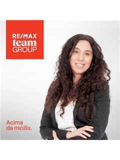 Associate - Paula Mendes - Team