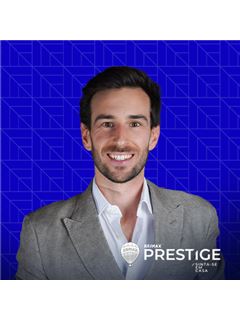 Associate in Training - Ricardo Abrantes - Prestige