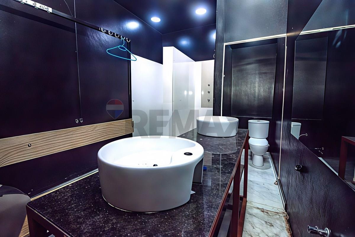 Commercial - Commercial/Retail - Luanda, Angola - AO - boa1212.jpg - 126100020-752
