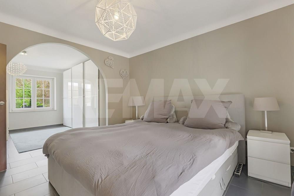 800.00 Surface : Maison A vendre, 12 Chambres à Born
