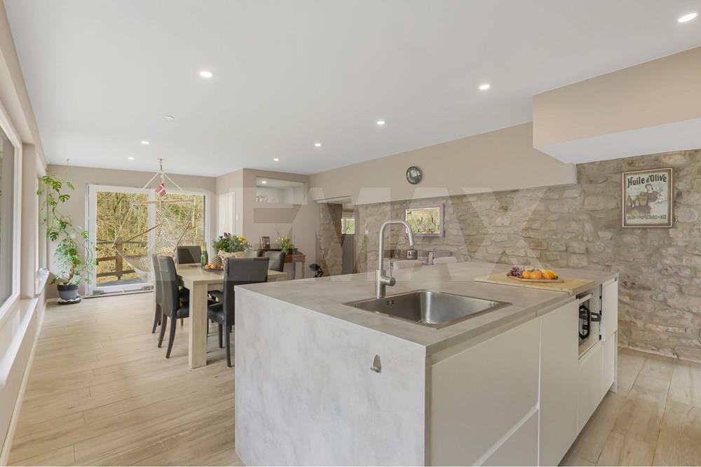 350.00 Surface : Maison A vendre, 6 Chambres à Born
