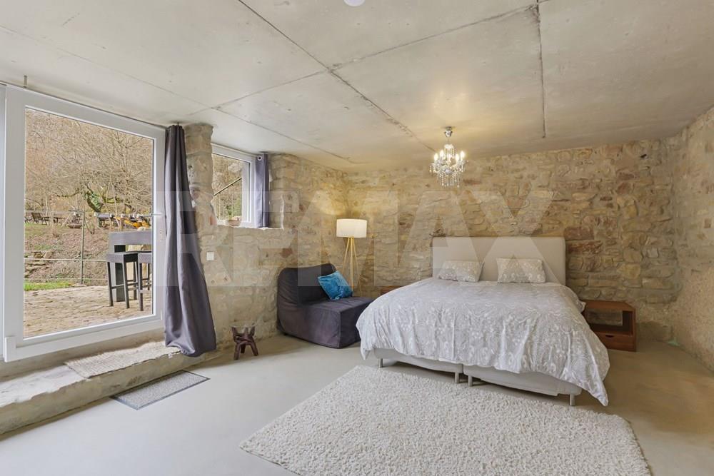 800.00 Surface : Maison A vendre, 12 Chambres à Born