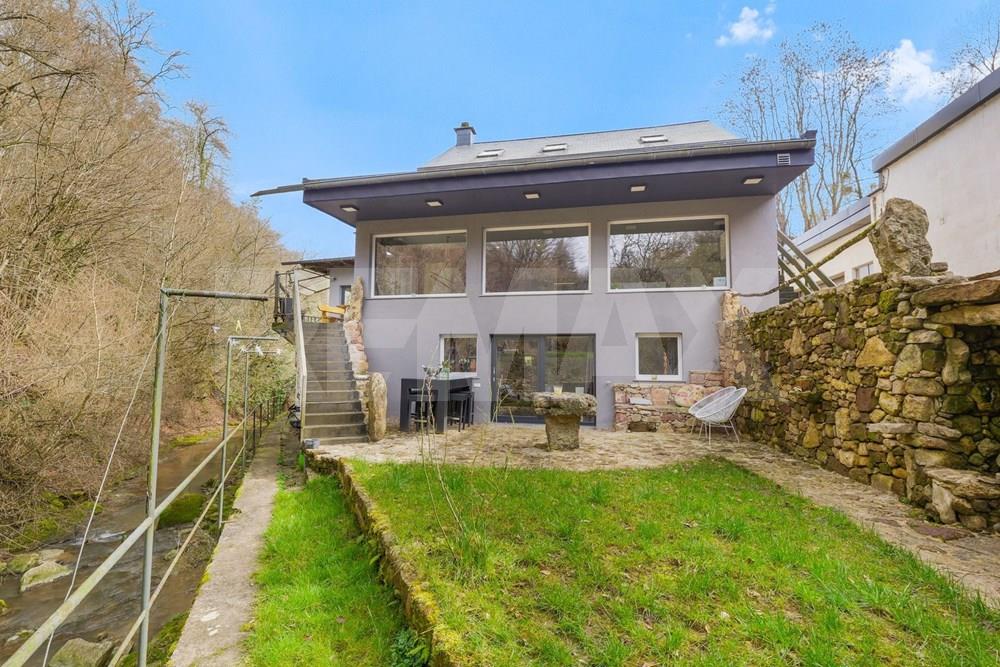 350.00 Surface : Maison A vendre, 6 Chambres à Born