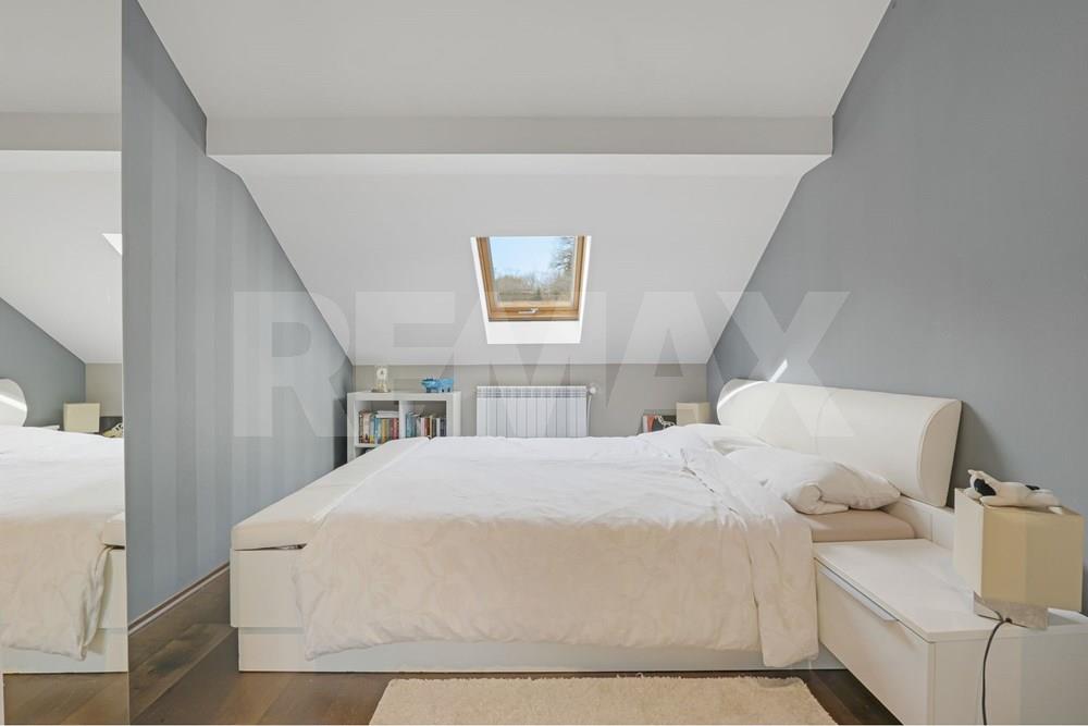 800.00 Surface : Maison A vendre, 12 Chambres à Born
