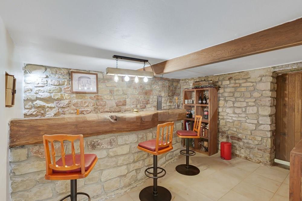 800.00 Surface : Maison A vendre, 12 Chambres à Born