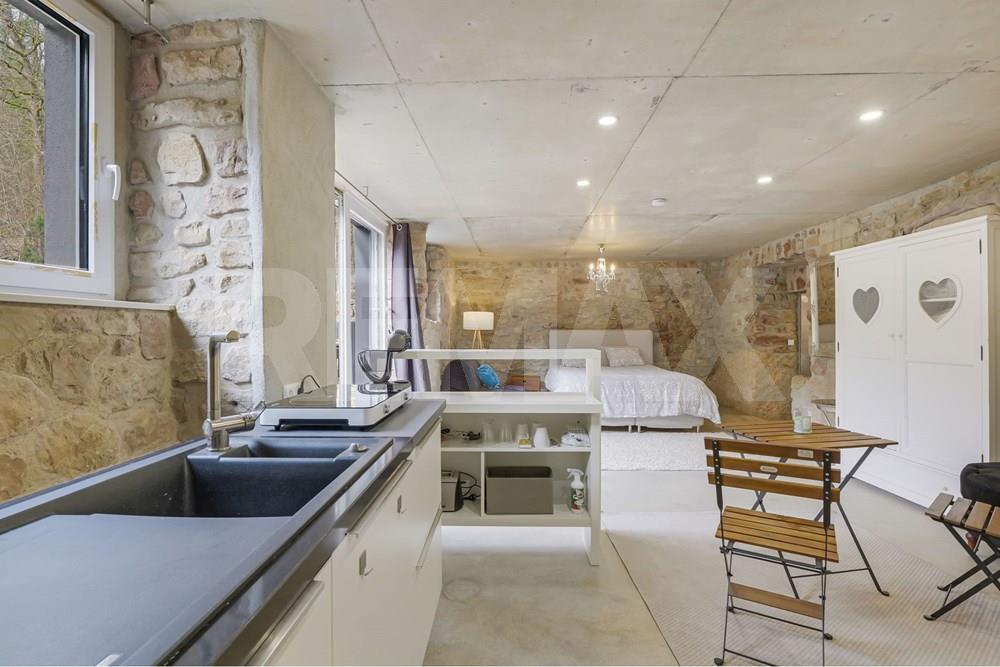 350.00 Surface : Maison A vendre, 6 Chambres à Born