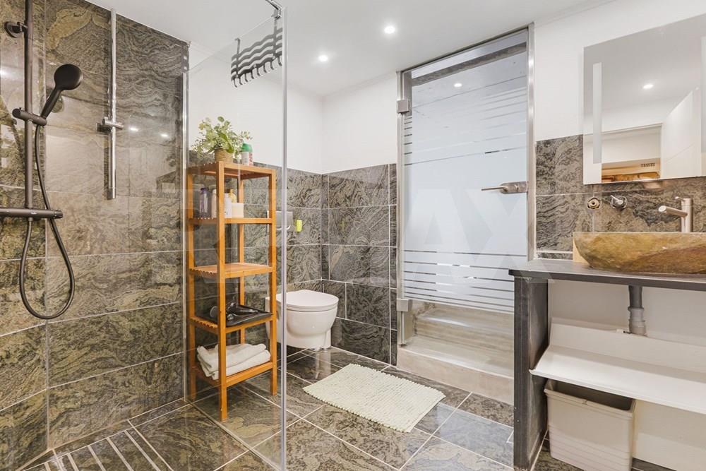 800.00 Surface : Maison A vendre, 12 Chambres à Born