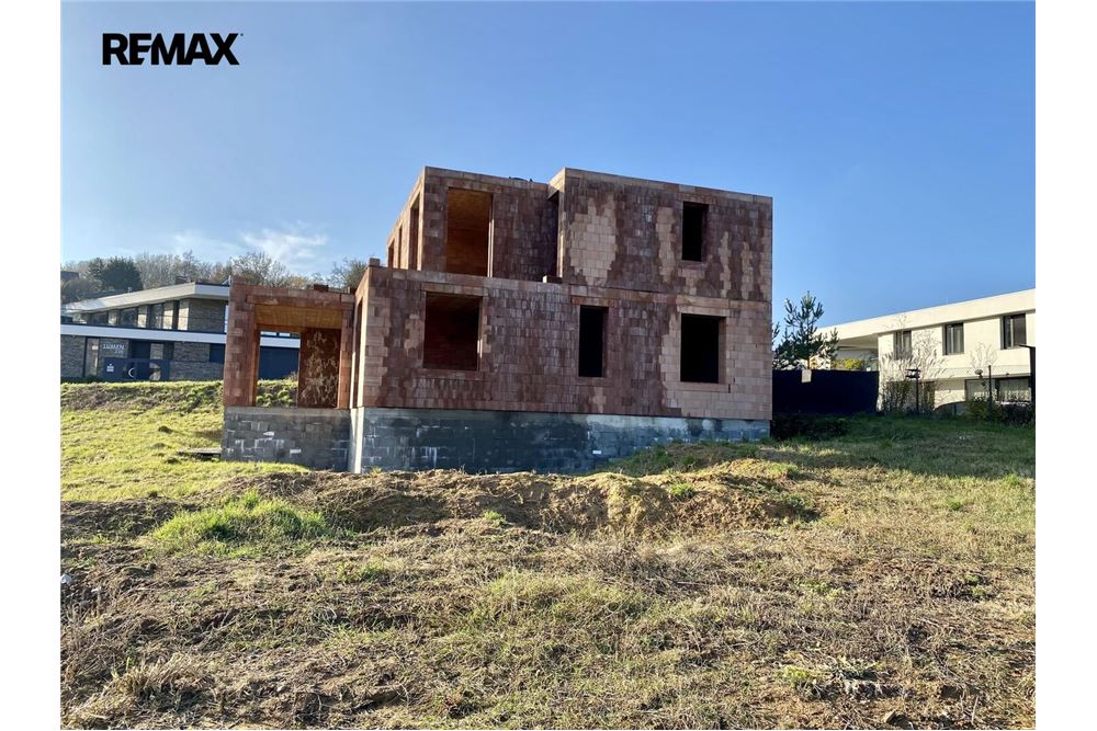Residential - House - Chrustenice, Stredocesky region - Czech Republic - 9 - 29234019-855
