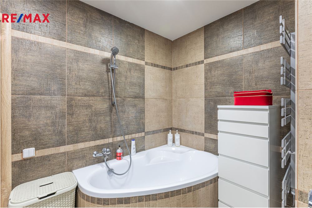 Residential - Condo/Apartment - Prague 9, City of Prague - Czech Republic - 11 - 29234019-850