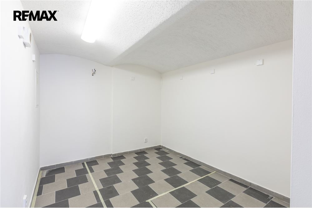 Commercial - Apartment Building - Varnsdorf, Ústí nad Labem region - Czech Republic - 36 - 29234023-194