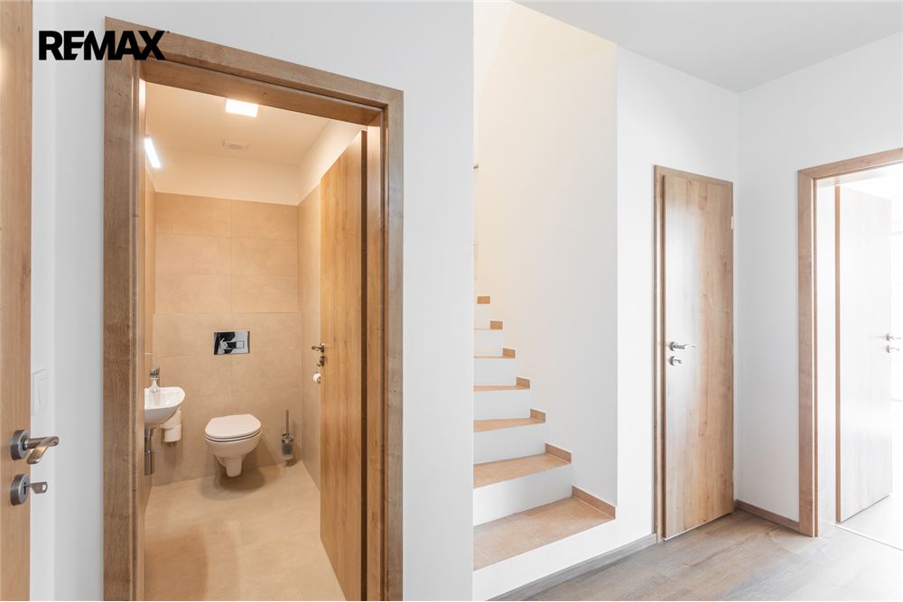 Prédio Habitacional - Casa - Praha 9, hl. m. Praha - Czech Republic - 9 - 29234037-75