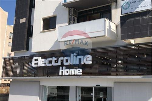 Trading area 99 m² for sale in Larnaka - Finikoudes, Larnaca