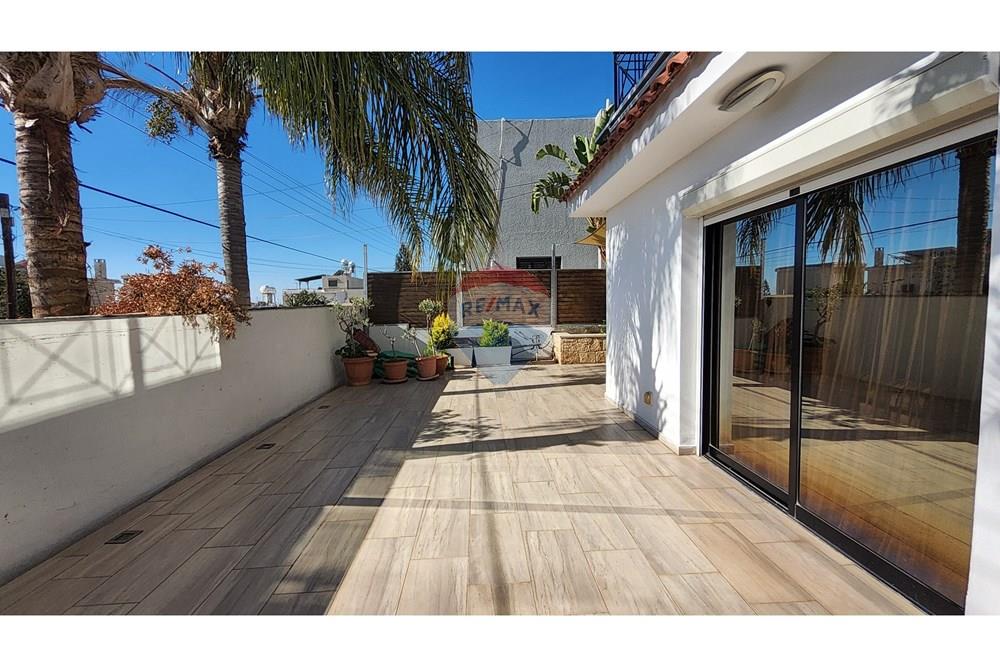 2-Houses 5+1 Bedrooms in Agia Fyla - Vista 3