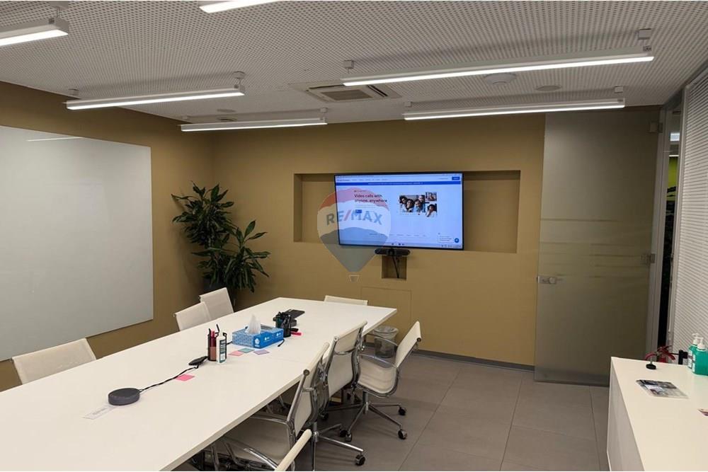Office 1100 m² for rent in Agios Stylianos, Limassol
