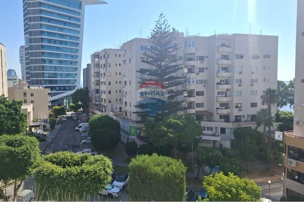 Luxurious Urban Living in Limassol's Neapolis - Ansicht 4