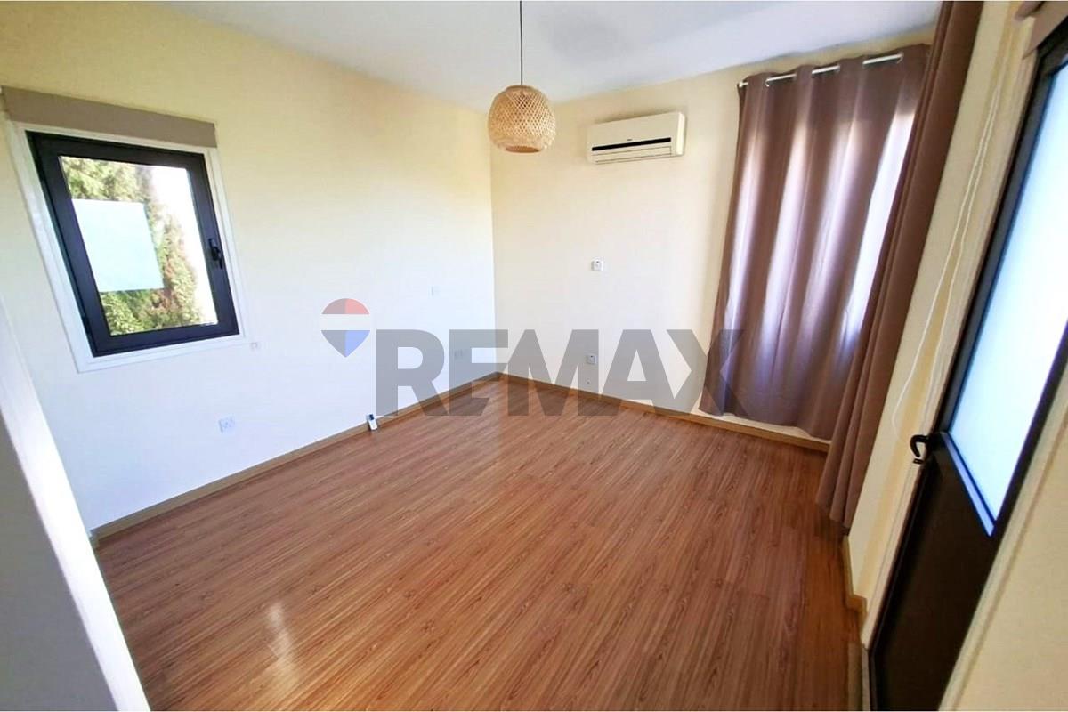 4-Bed Villa with Pool Next to the Beach - Widok 6