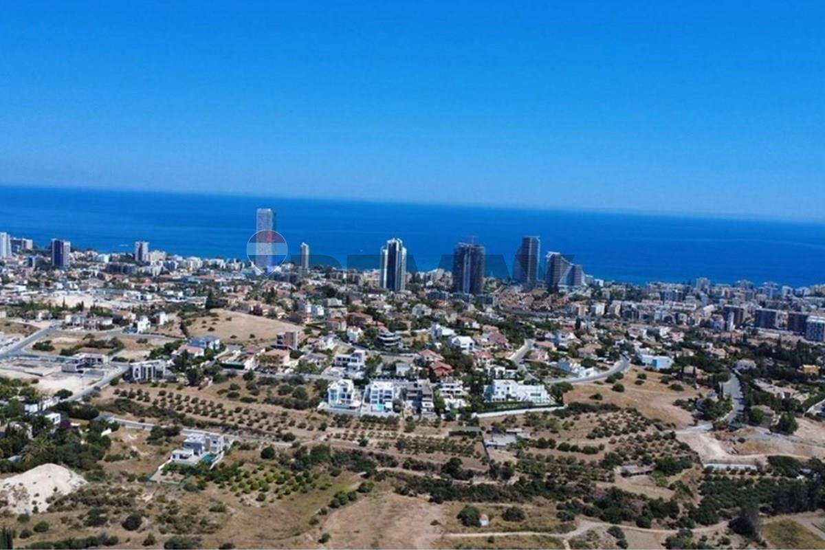 4-Bedroom Sea-View Villa in Germasogeia Hills - Aanzicht 6