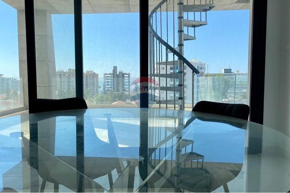 Seaview 2-Bedroom Penthouse in Potamos Germasoyia - Widok 6
