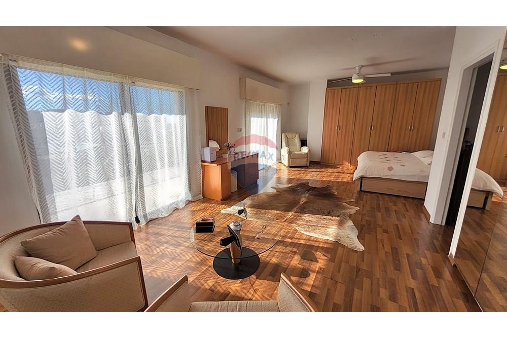 2-Houses 5+1 Bedrooms in Agia Fyla - Vista 4