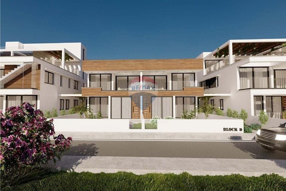 2-Bedroom Top Floor Apartment with Large Terrace - Bild 2