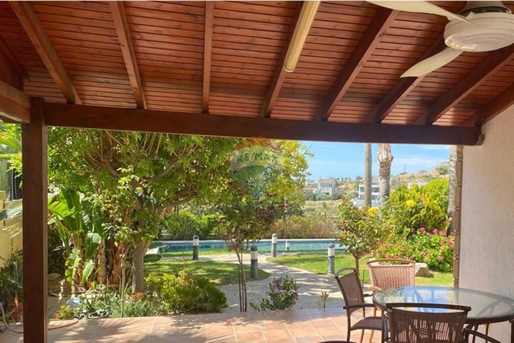 3-Bedroom Villa in Agios Athanasios - Vista 4