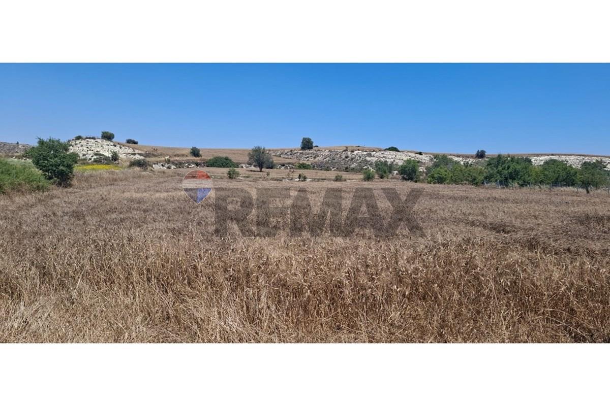 1673m² Residential Plot in Anafotia, Larnaca - Ansicht 5