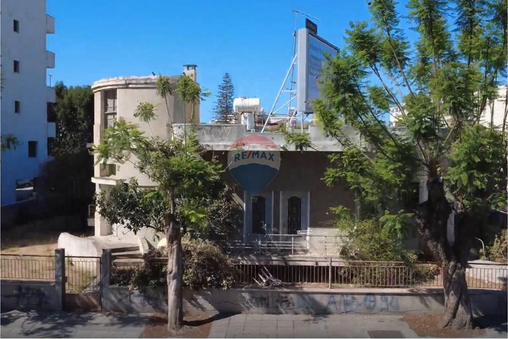 Plot of land 1032 m² for sale in Larnaka - Agios Nikolaos, Larnaca