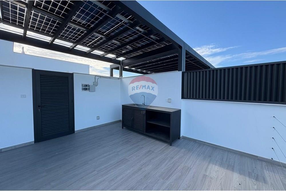 3-Bedroom Penthouse in Agios Georgios - Mehr