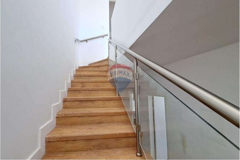 6 bedroom House at Agios Athanasios - Bild 3