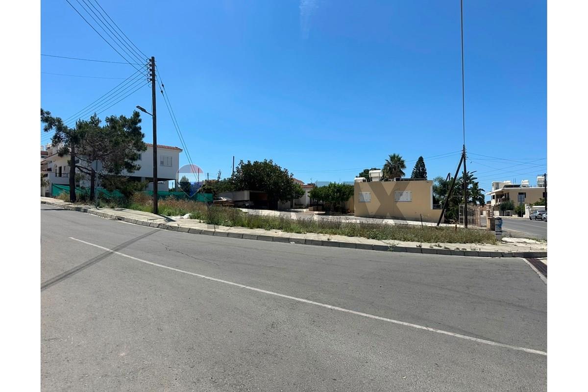 Plot of land for sale 624 m² in Empa, Paphos