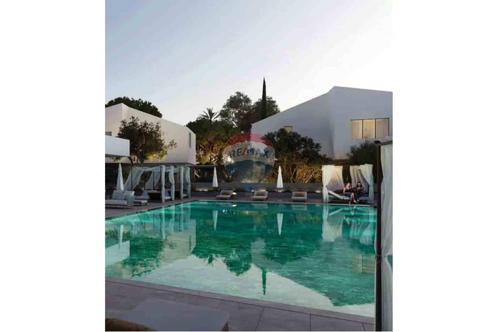 3 Bedroom Villa with Communal Pool, Oroklini - Vedere 3