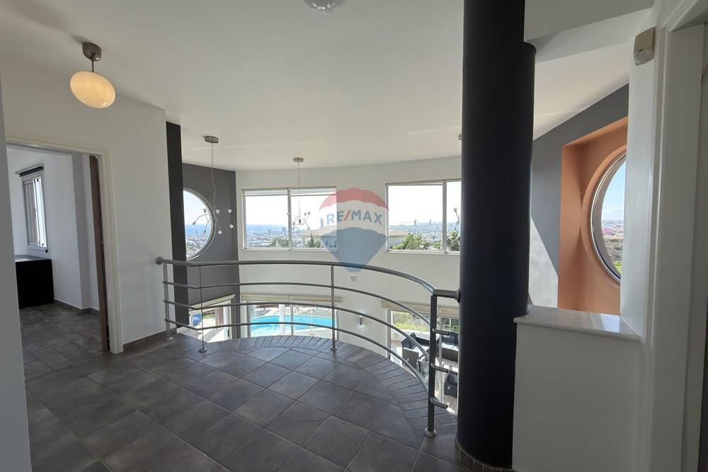 Seaview 4 Bedroom Villa in Germasoyia Hill - Vista 6