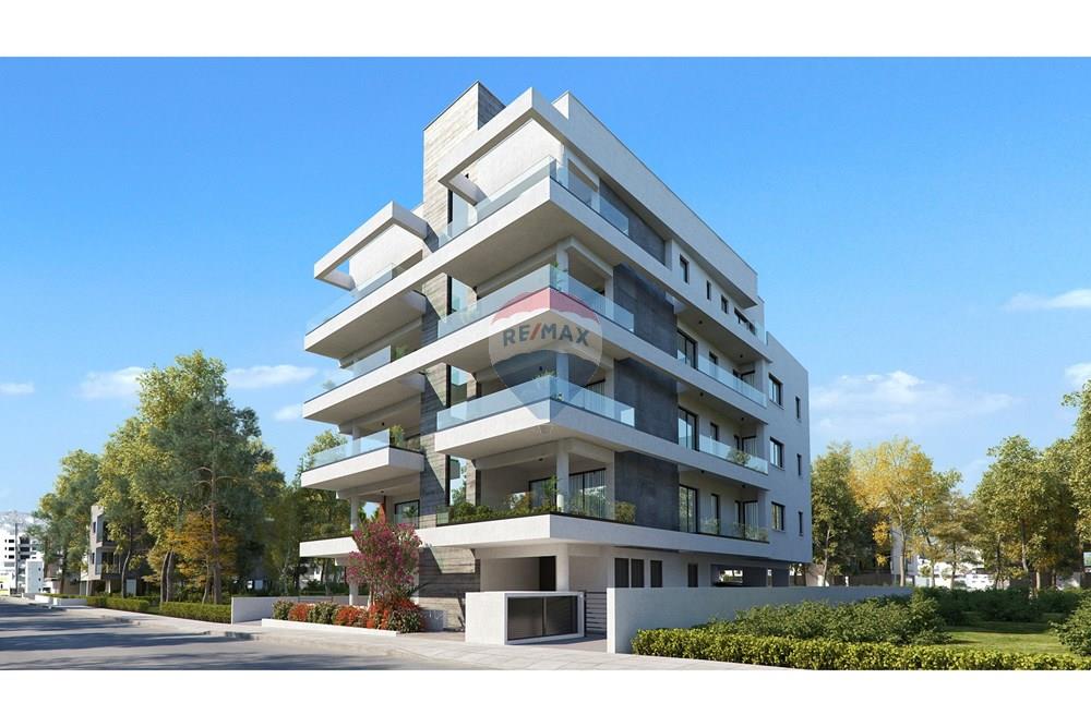 2-Bedroom Apartment at Mesa Geitonia – pohled 3
