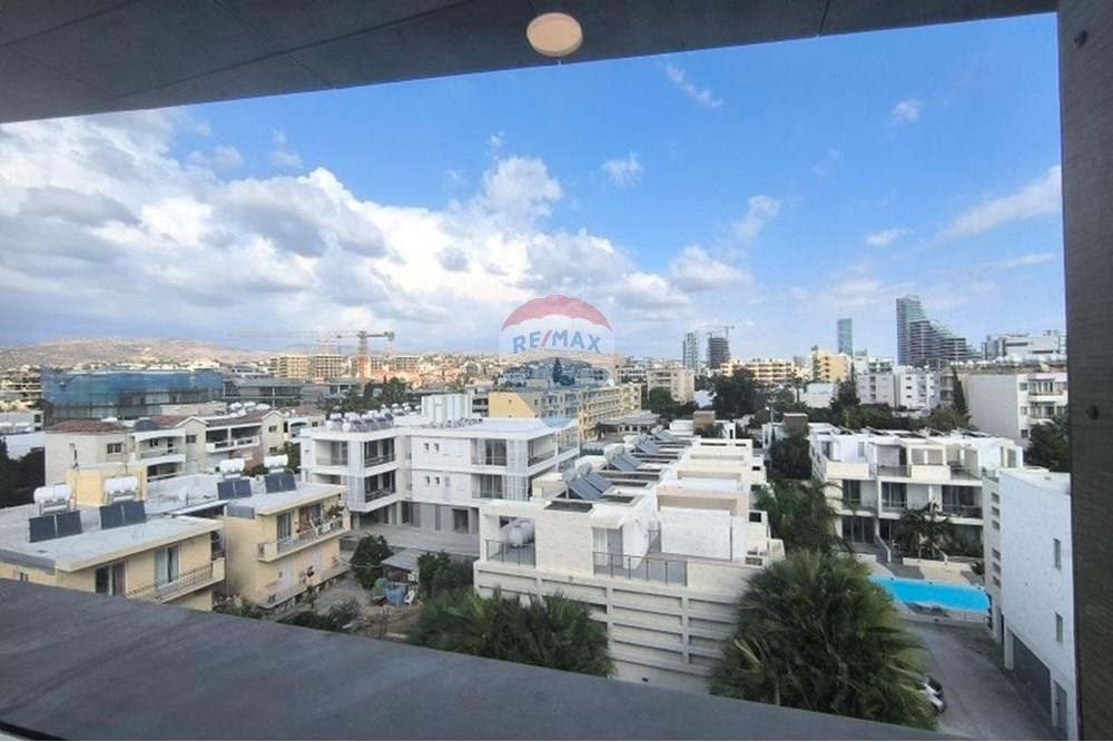 Seaview 2-Bedroom Penthouse in Potamos Germasoyia - Widok 2