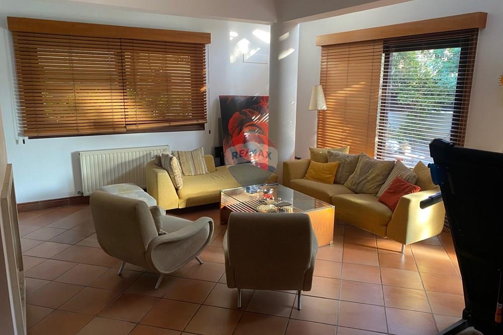 4-Bedroom House in Agios Athanasios - Widok 3