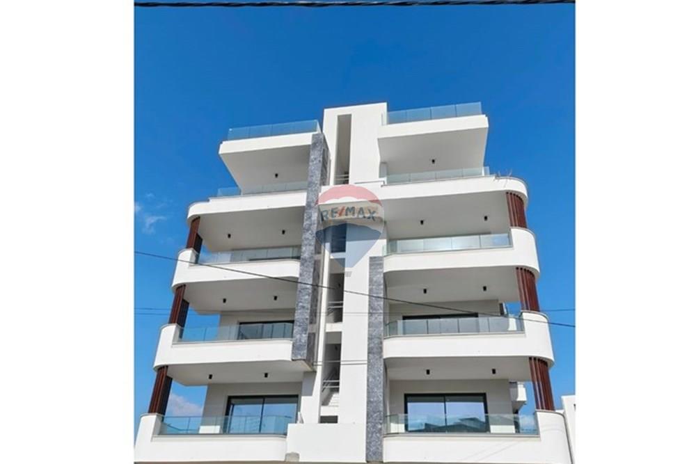 2 Bedroom Penthouse in Port Area - Widok 6